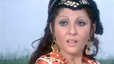 نادية الجندي: ارتديت “الجلابية” كي لا يقول الجمهور إنني نجحت بسبب الاستعراض