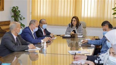 محافظ دمياط تبحث آليات تنفيذ مشروع التطوير الحضري التشاركي  برأس البر وعزبة البرج