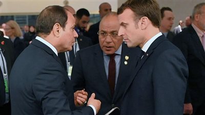 ماكرون يشيد بالدور المصري وبجهود الرئيس السيسي في الأزمة الليبية