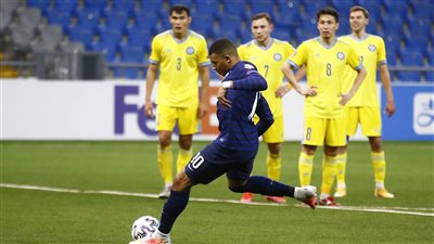 كيليان مبابي يضيع ركلة جزاء للمرة الأولى منذ عامين