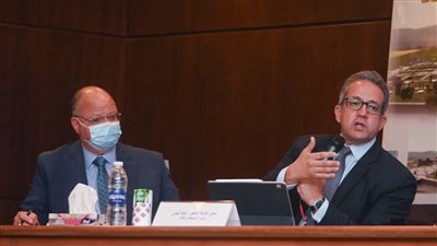 وزير السياحة والآثار يتابع التجهيزات النهائية لموكب المومياوات الملكية 