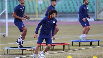 المصري يستأنف تدريباته في برج العرب استعدادًا لمواجهة طلائع الجيش  