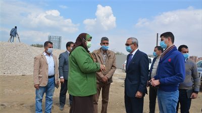 محافظ القليوبية يتابع مشروعات الرصف والصرف الصحي بـ4 مدن 