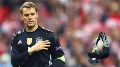 نوير يغادر معكسر ألمانيا وشتيجن بدلًا منه أمام مقدونيا