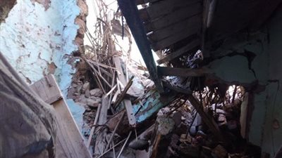 استغاثة عاجلة لسيدة عبر القاهرة 24: البيت بيقع علينا.. حد يلحقنا 