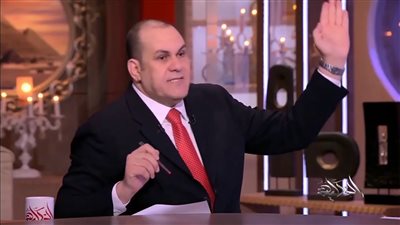 إعلام القاهرة: إيقاف الدكتور أيمن ندا لتعدّيه على وكيل الكلية الأسبق وخروجه عن التقاليد الجامعية