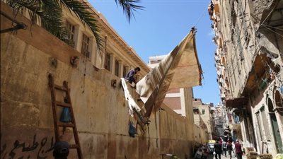 رفع إشغالات الباعة الجائلين والأكشاك أمام المدارس في الإسكندرية