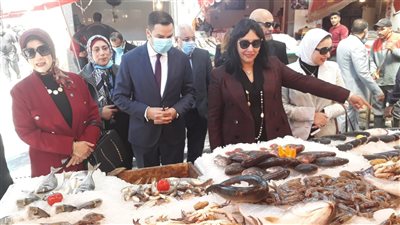 نائب محافظ بورسعيد ووزير السياحة يتفقدان عددًا من المشروعات السياحية والخدمية (صور) 