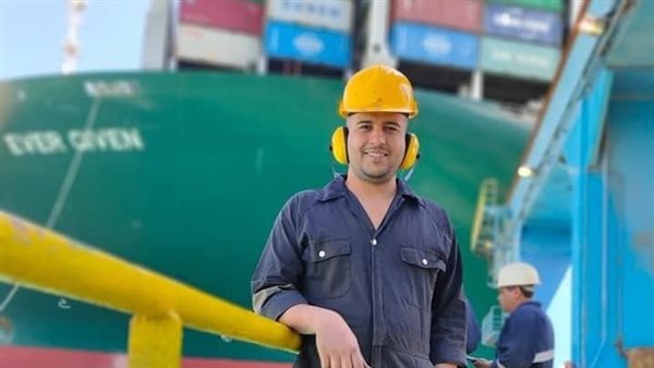 العامل بقناة السويس