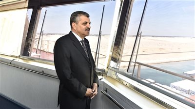 أسامة ربيع: عبور 113 سفينة حتى غدٍ بعد تعويم السفينة الجانحة