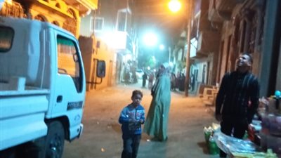 تركيب 74 لمبة بقريتين بالغنايم في أسيوط ضمن مبادرة 