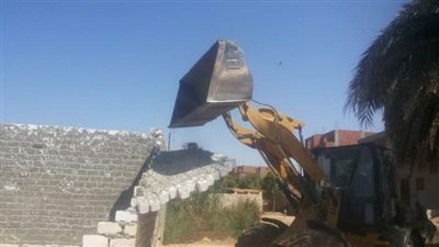 إزالة 16 حالة تعد على النيل بقريتي سلام وبهيج بأسيوط