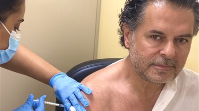 بعد تلقيه لقاح كورونا.. راغب علامة يشكر دولة الإمارات