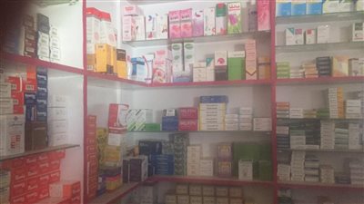 القبض على صيدلي ومسئول مخازن لحيازتهم أدوية مجهولة المصدر وغير صالحة للاستهلاك الآدمي بسوهاج