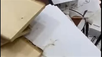 كويتي يجبر خطاطًا مصريًا على كتابة عبارات شيعية (فيديو)