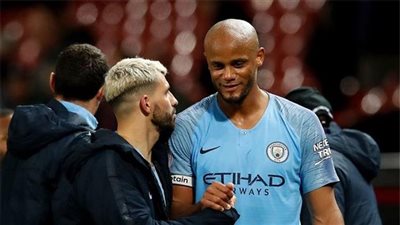 كومباني يوجه رسالة لأجويرو بعد إعلان رحيله