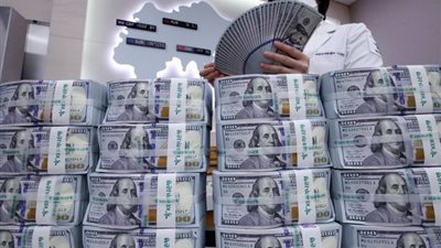 قدرها 16 تريليون دولار.. توقعات بأن يتأثر العالم بديون الجائحة