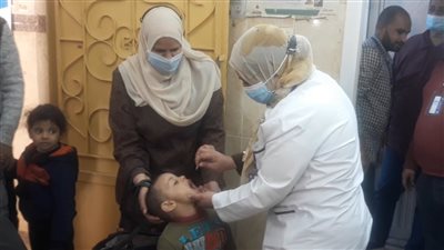 بنسبة 97% من المستهدف.. تطعيم 888478 طفلًا بحملة شلل الأطفال بسوهاج (صور)
