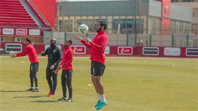 الأهلي يختتم تدريباته بالقاهرة قبل السفر لمواجهة المريخ السوداني