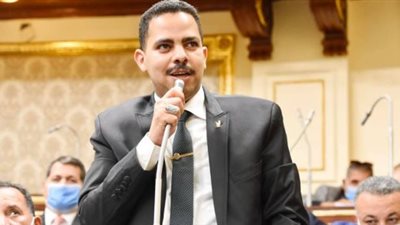 وفد برلماني يزور قناة السويس لتحية المسؤولين والعاملين وبحث سبل دعم الهيئة