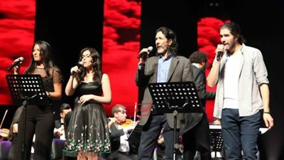 طارق العربي طرقان يغنى ماوكلى وسيمبا وكابتن ماجد على مسرح النافورة بالأوبرا 