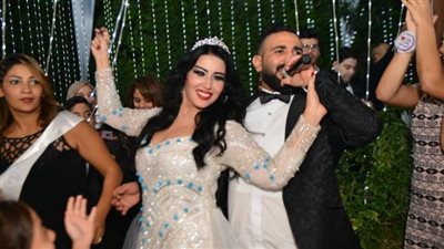 عاجل.. الحكم على أحمد سعد بسداد نصف مليون جنيه لصالح سمية الخشاب