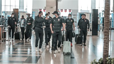 بعثة الأهلي تصل مطار القاهرة استعدادًا للسفر إلى السودان (صور)