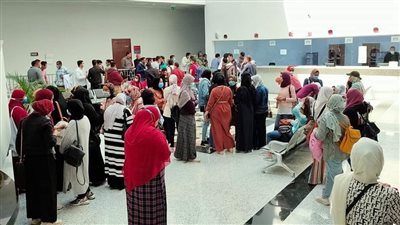 حالات إغماء في وقفة احتجاجية بجامعة ميريت بسوهاج بعد رسوب 267 طالبًا (فيديو)