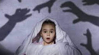 إذا كان طفلك يخاف من الظلام إليك 5 طرق تساعدك على التخلص من ذلك