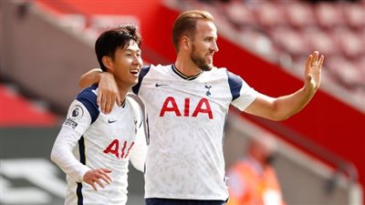 كين وسون يقودان هجوم توتنهام أمام بيرنلي في الدوري الإنجليزي
