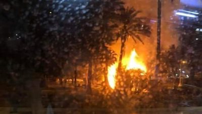 شاهد.. حريق بأشجار حديقة الشلالات في الإسكندرية (صور وفيديو)