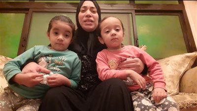 زوج يحتجز زوجته وطفلتيه 3 أشهر بشبرا الخيمة (فيديو)