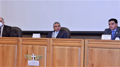 نائب وزير الطيران المدني يلتقي جميع مديري المطارات