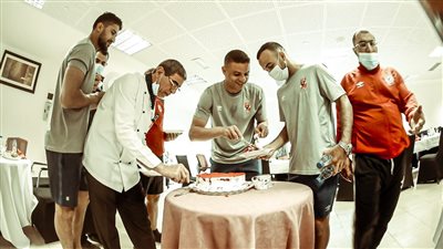 تورتة خاصة لسعد سمير في السودان قبل مواجهة المريخ السوداني 