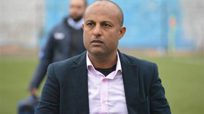 طارق مصطفى مدرب منتخب مصر يحتفل بعيد ميلاده الـ49