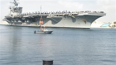 أسامة ربيع يعلن عبور حاملة الطائرات الأمريكية أيزنهاور قناة السويس 