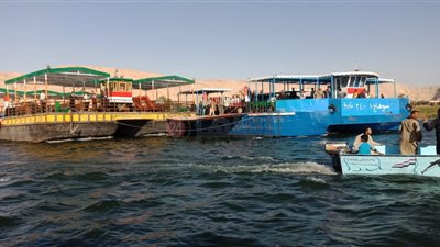 بعد جنوح عبارة الخزندارية.. إنقاذ 15 شخصًا وسيارتين و6 تكاتك من الغرق بسوهاج (تفاصيل)