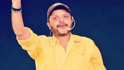 محمد هنيدي بالزي الفرعوني قبل ساعات من نقل المومياوات: 