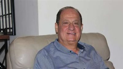 نادية مصطفى: 