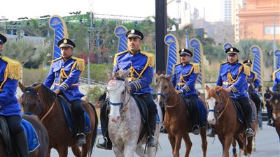 البروفة الأخيرة من داخل ميدان التحرير استعدادًا لبدء موكب نقل المومياوات الملكية