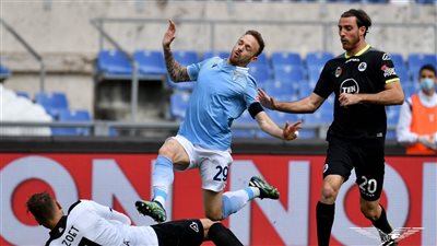 لاتسيو يقتنص فوزًا غاليًا من هيلاس فيرونا في الدوري الإيطالي 