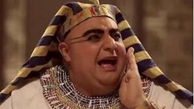  شيكو ممازحًا بشخصية 