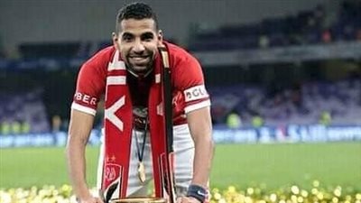 جماهير الأهلي تحتفل بلقب السوبر أمام منزل مؤمن زكريا| صور