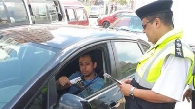 تنفيذ 1030 حكمًا قضائيًا وتحرير 348 مخالفة مرورية بسوهاج