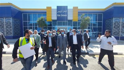 محافظ بورسعيد يتفقد اللمسات النهائية لمشروع ميناء بورسعيد البري (صور) 