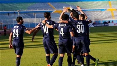 لاعبو بيراميدز يعبرون عن ارتياحهم لمساندة الإدارة لهم 