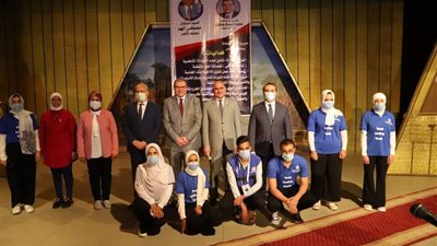 وزير القوى العاملة يسلم 46 عقد عمل لذوي الهمم والعزيمة بالأقصر