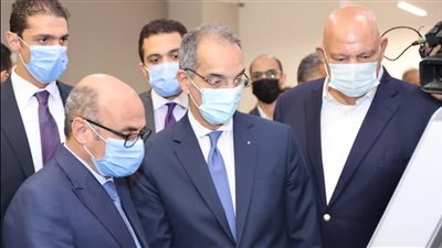 وزيرا العدل والاتصالات يفتتحان فرعي توثيق مميزين بأكتوبر والشيخ زايد