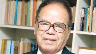 اليوم.. ذكرى رحيل الطاهر أحمد مكي أحد أعلام الأدب والترجمة