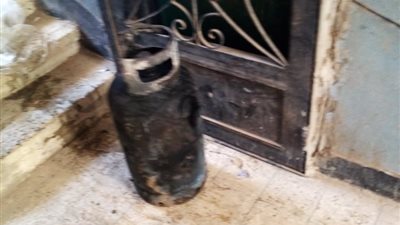 الدفع بثلاث سيارات إطفاء للسيطرة على حريق شقة بقها (صور) 